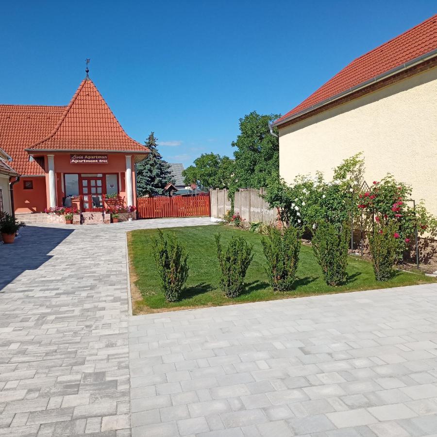 Livia Apartman Бюк Экстерьер фото