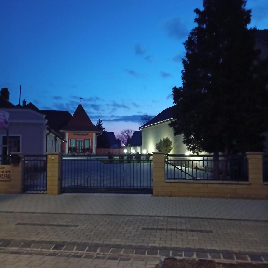 Livia Apartman Бюк Экстерьер фото