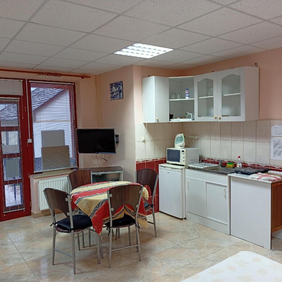 Livia Apartman Бюк Экстерьер фото