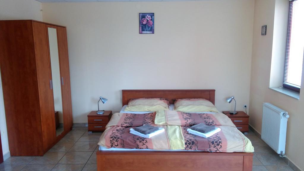 Livia Apartman Бюк Экстерьер фото